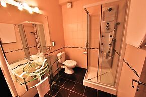 Hotel Magic Trivale