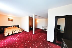 Hotel Magic Trivale