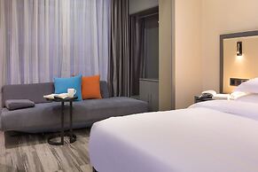 Wing Hotel Guilin - Central Square