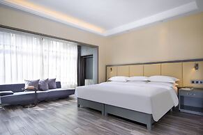 Wing Hotel Guilin - Central Square