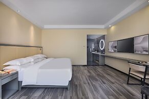 Wing Hotel Guilin - Central Square
