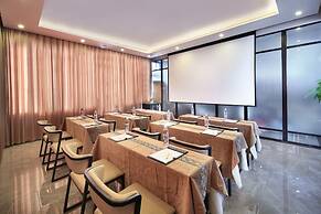 Wing Hotel Guilin - Central Square