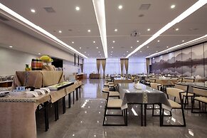 Wing Hotel Guilin - Central Square