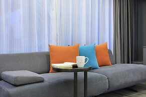 Wing Hotel Guilin - Central Square