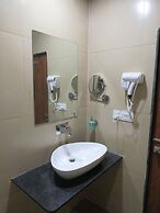 Dariyalal Hotel