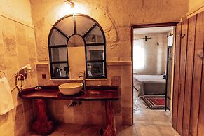 Apex Cave Hotel