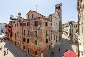 H10 Palazzo Canova