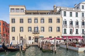 H10 Palazzo Canova