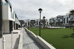 Oasis Beach IX - Christina