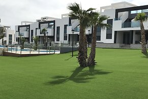 Oasis Beach IX - Christina