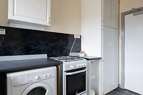 Novelty Suites - Powis Circle