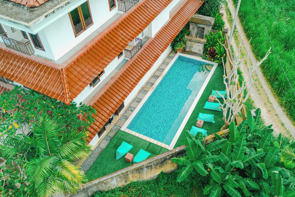 Starloka Saba Bali