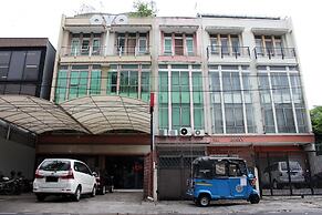 OYO 176 Near Cideng Virgo Residence