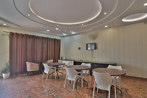 Hotel Aarya
