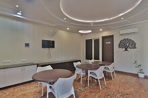 Hotel Aarya