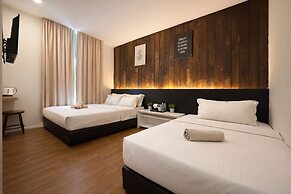 Monaco Boutique Hotel Kampung Air