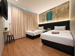 Monaco Boutique Hotel Kampung Air