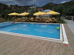 Assos Altin Hotel