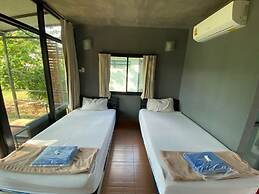 Baan Rim Nam Resort