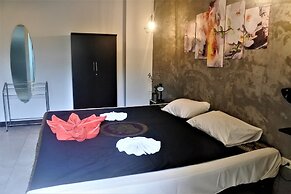 Hi Karon Beach Hotel