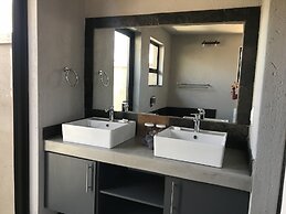 Lindiwe Safari Lodge