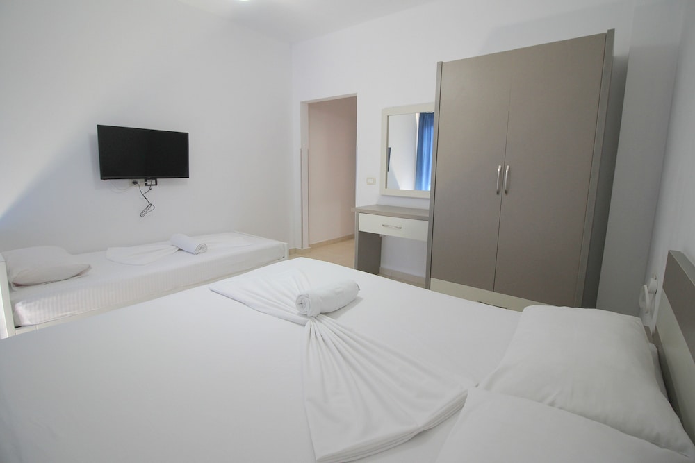 Hotel Argjiro