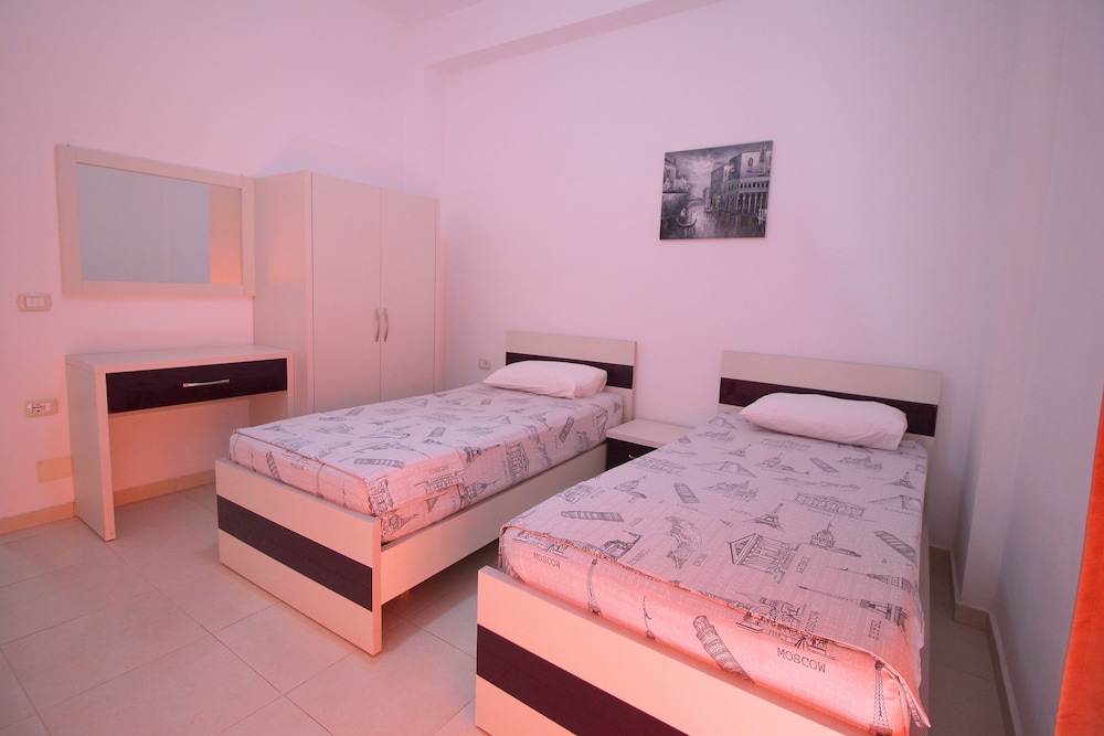 Hotel Argjiro