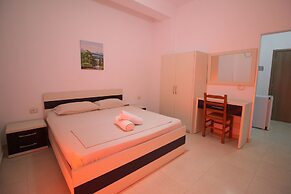 Hotel Argjiro