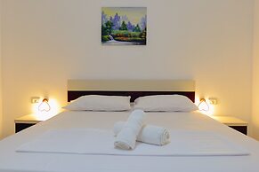 Hotel Argjiro