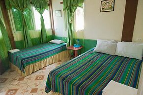 Zapote Tree Inn