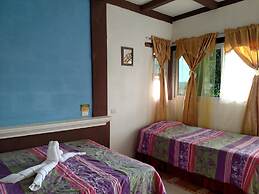 Zapote Tree Inn