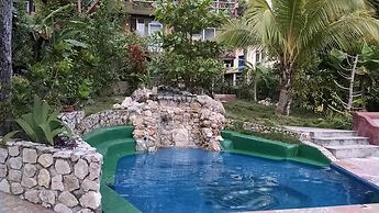 Zapote Tree Inn