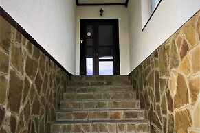 Guesthouse on Rodnikovaya 9
