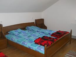 Pensiunea Cabana Sestina