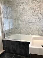 Hans road Apartment