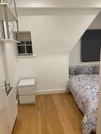 Hans Crescent Apartment