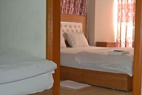 Hotel Pink Shore