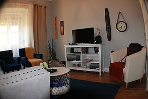 La Petit Maison