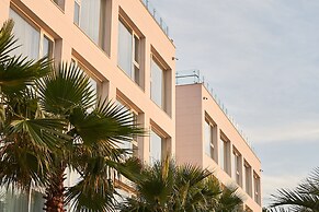 La Terrace Resort