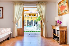 Villa Yrondi