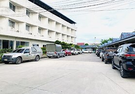 Thawat Hotel