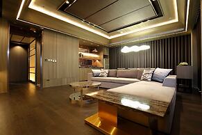 Kloud Hotel