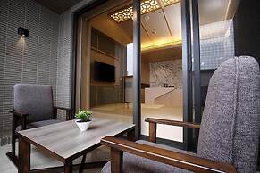 Kloud Hotel