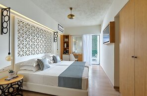 Vasia Boulevard - Adults Only