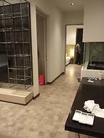 Expressionz Professional Suites by iHost Homes 2