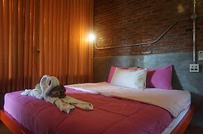 Steelloft  Home Stay