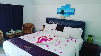 Madu Tiga Beach & Resort