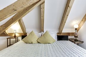 LUXa Charmhouse Hotel