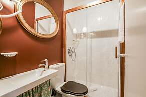 LUXa Charmhouse Hotel