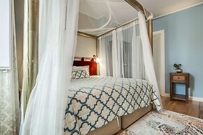 LUXa Charmhouse Hotel